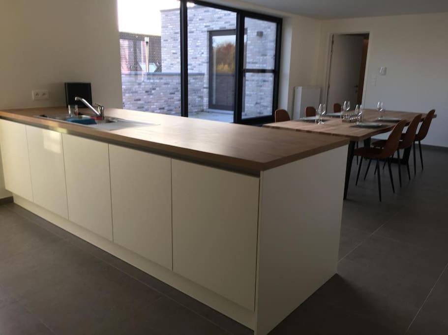Leuk Overnachten In Hartje Laarne, Dicht Bij Gent! Exterior foto